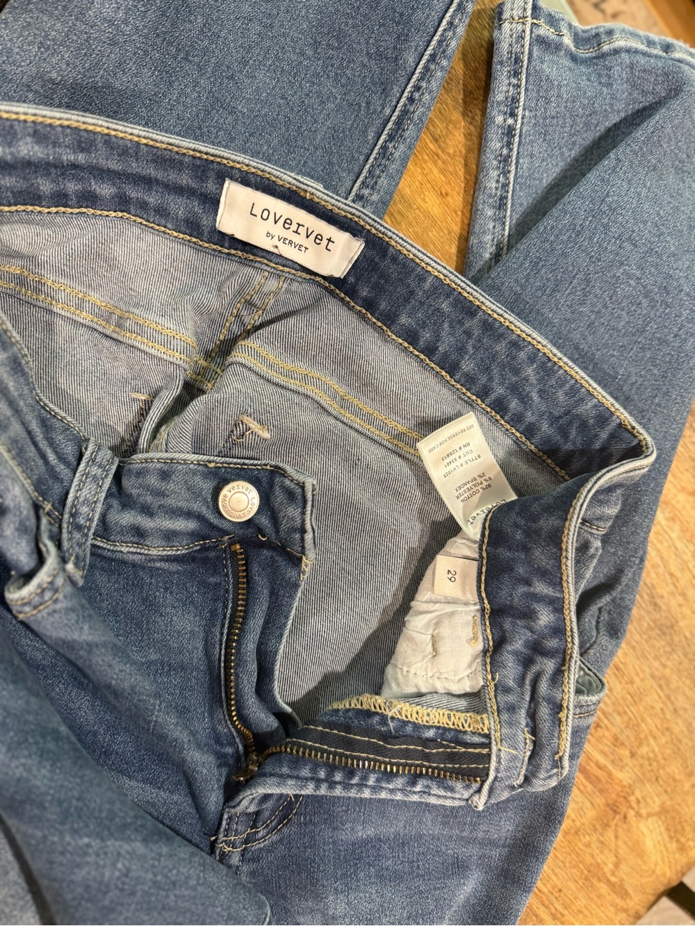 Lovervet Classic Women's Skinny Jeans in Medium Blue Wash